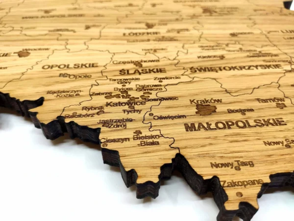 Drewniana Mapa Polski mapa wykonana ze sklejki z granicami nazwami miast i województw od drewniane mapy pl polski producent drewnianych map dekoracja na ścianę