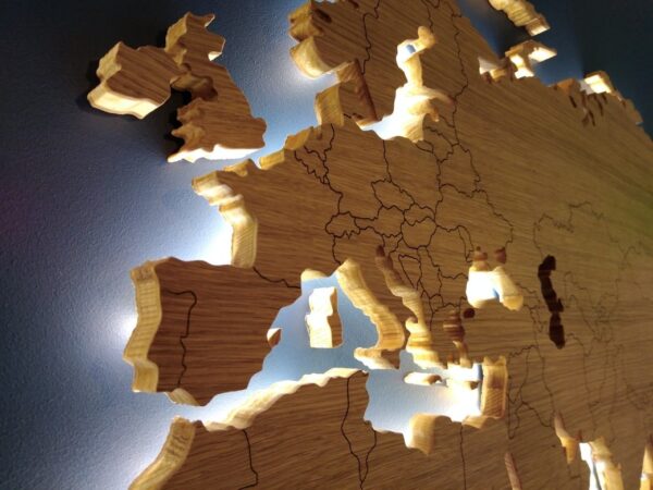 Drewniana Mapa Świata LED z granicami na ścianie Drewniana Mapa dekoracja na ścianę drewniane mapy pl polski producent podświetlanej mapy led